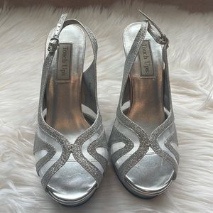 NWOT Touch Ups silver high heel shoe in size 8.5